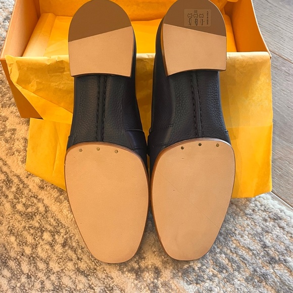 Beautiful, all leather navy loafers - Picture 2 of 4
